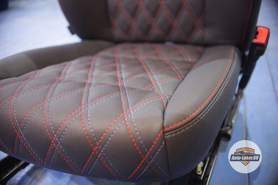Интересную и красивую работу нам подкинул владелец BMW X1, для которого мы сшили салон с вот такой интересной ромбовидной прострочкой. Интересную и красивую работу нам подкинул владелец BMW X1, для которого мы сшили салон с вот такой интересной ромбовидной прострочкой.