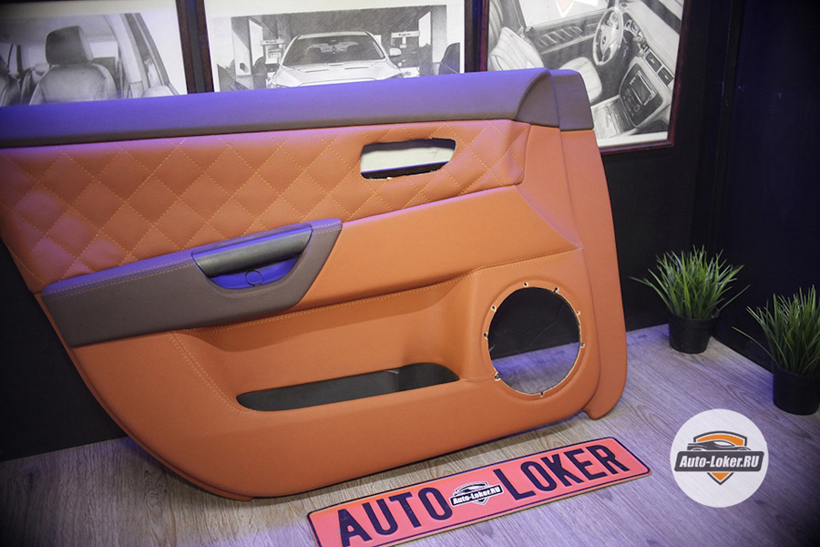 Дверная карта от той же Mazda3, которую мы жзатянули полностью в экокожу. Автомобиль готовится к выставке и за салон отвечаем мы! Дверная карта от той же Mazda3, которую мы жзатянули полностью в экокожу. Автомобиль готовится к выставке и за салон отвечаем мы!