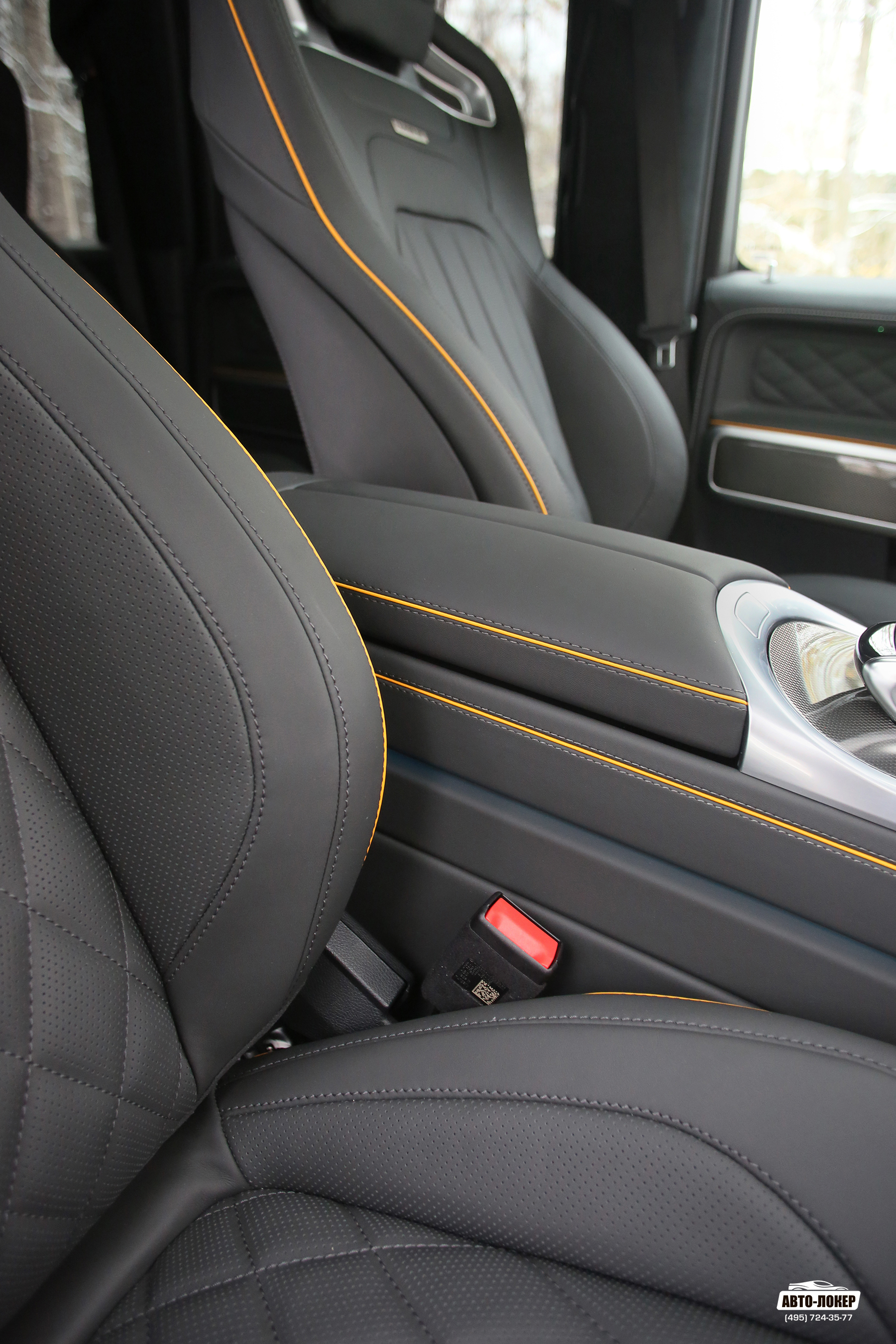 Перетяжка передних сидений, центральной консоли и дверей в натуральную кожу салона MB Gelandewagen 4x4