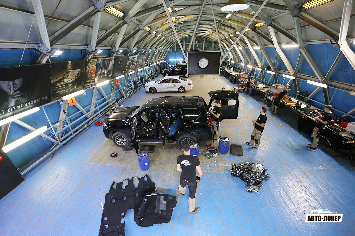 Затем мы переделали и двери в автомобиле по нашей технологии. Более подробный фото отчет, как мы это делаем, есть на нашем сайте в соответствующем разделе.